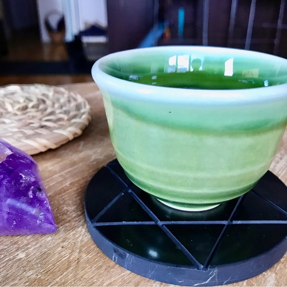 Shungite 6-Point Star Altar Charging Plate / Coaster - Picture 3 of 3